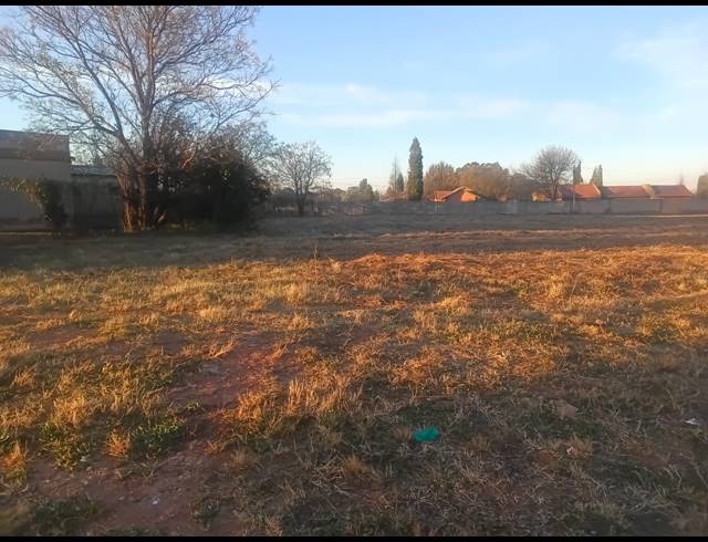 2,032M² VACANT LAND FOR SALE IN HENLEY ON KLIP